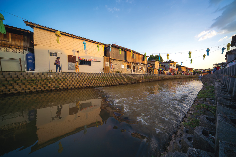 Mae Kha Canal 