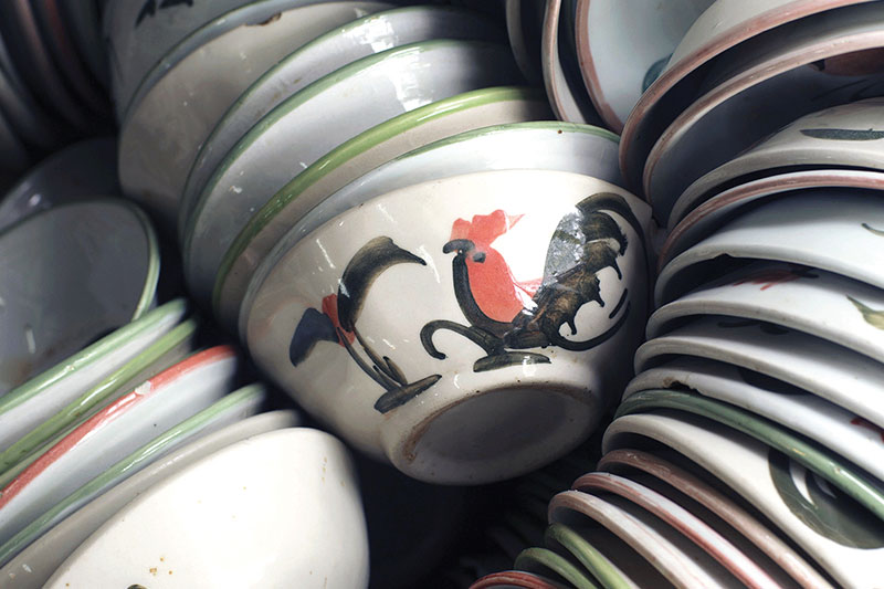 rooster ceramic bowls of Lampang