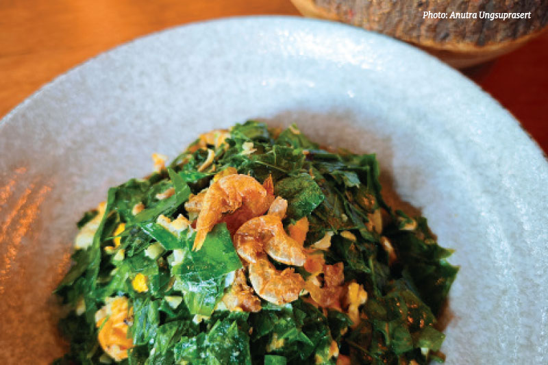 Stir-fried melinjo leaves with egg (Bai Liang Phad Khai) is a Southern specialty