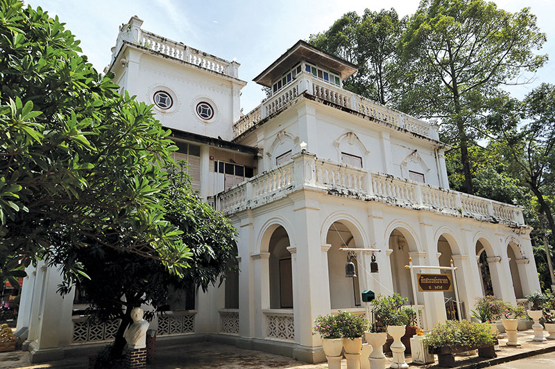 EUROPEAN-STYLE KUTI AT WAT SAWANKHARAM