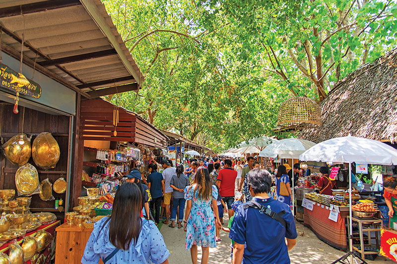 Luang Pu Thuat Market