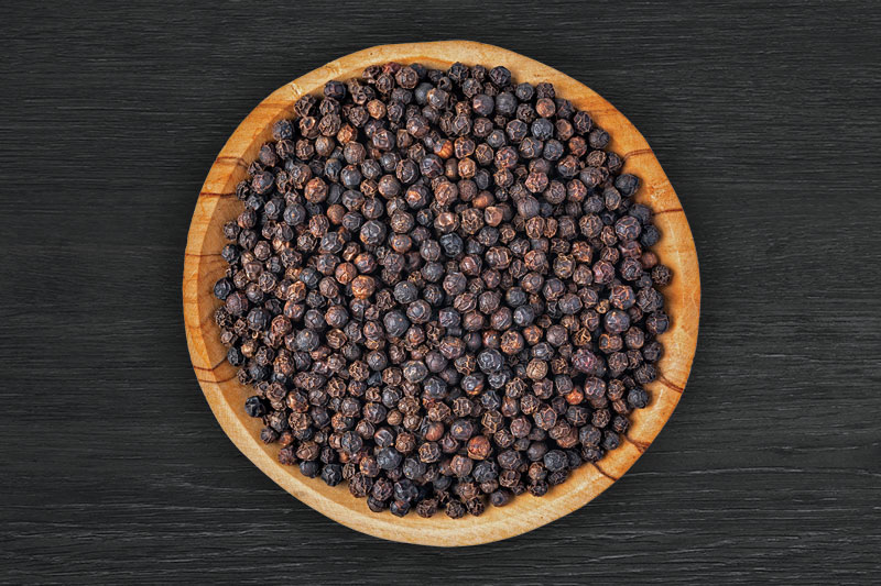 BLACK-PEPPER1 CARDAMOM