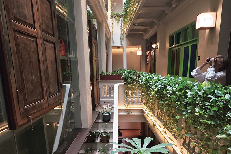 Shophouses forming Chinatown’s cultural micro- community space, Baan Trok
Tua Ngork