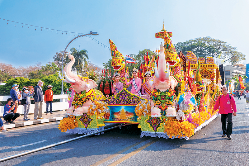  Nang Songkran parade