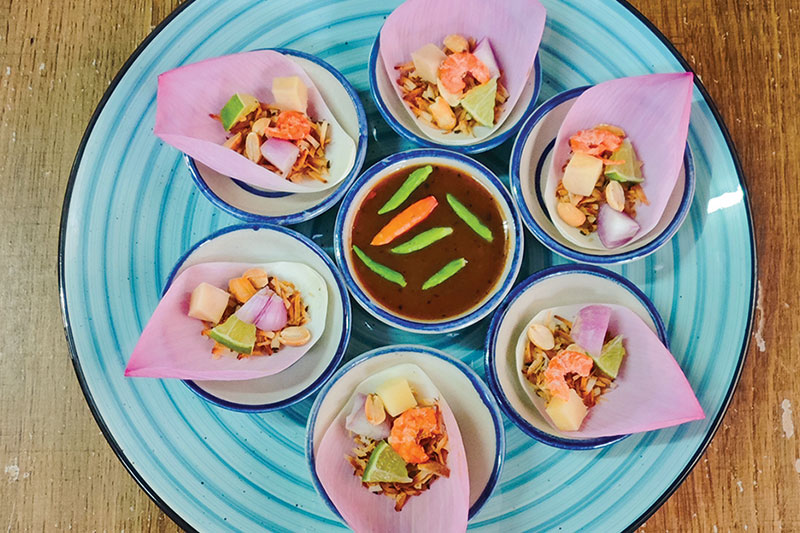 Lotus Petal Miang at Baan Sakulthong