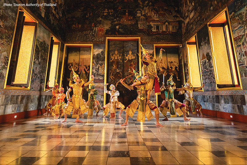 hall<br />
of Wat Bowon Sathan Sutthawat | Fah Thai Magazine, Inflight Magazine of Bangkok Airways