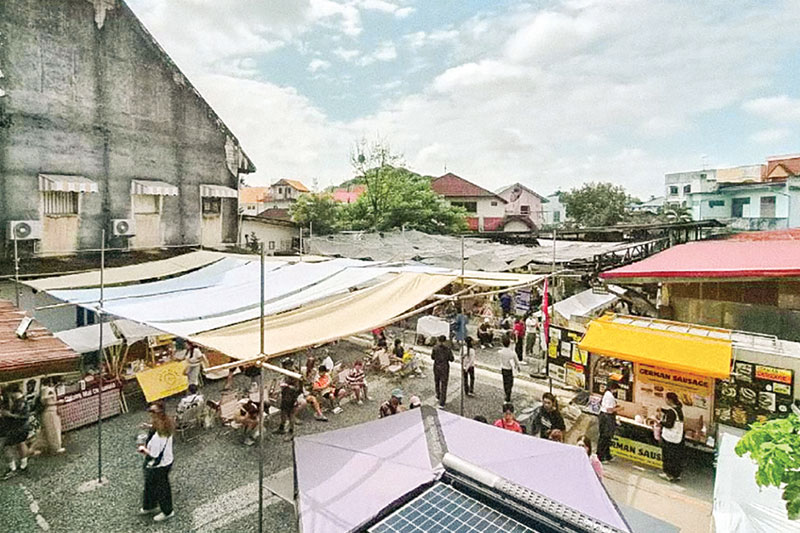 Sanpakoi Street Market